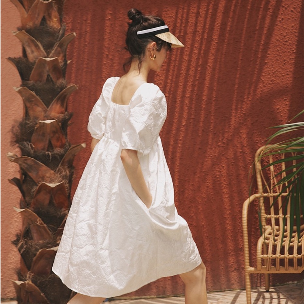 Voluminous Sleeves Squareneck Dress - Picture 6 of 12